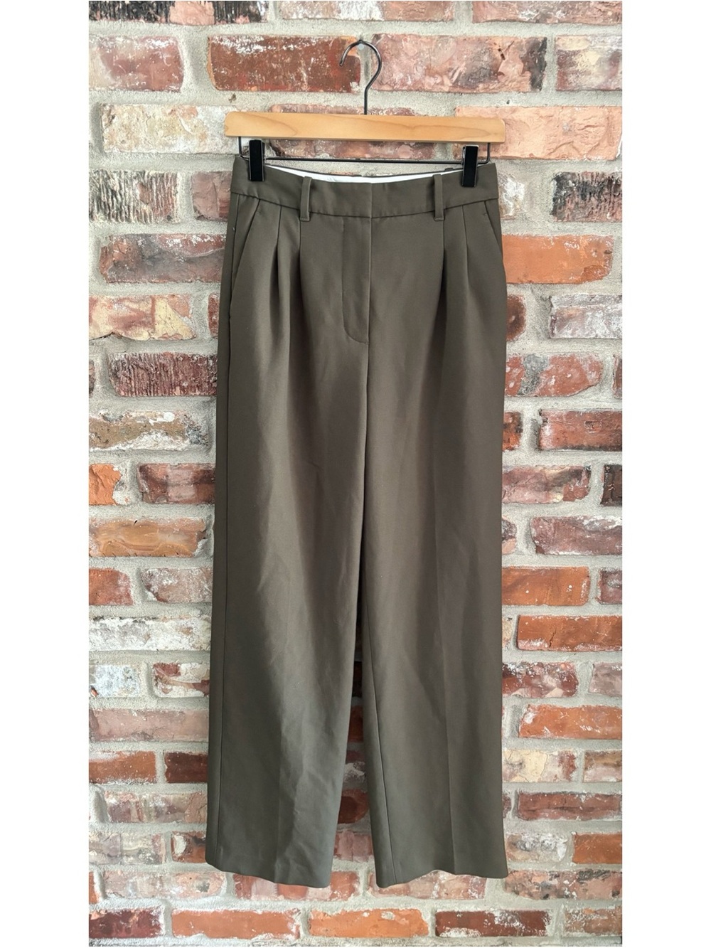 Aritzia Green The Effortless Pants Straight Leg Trousers, 2